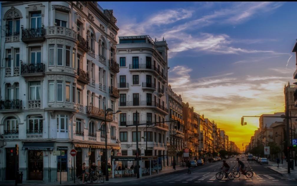 5 bedrooms Apartment in Valencia, Spain No. 143660