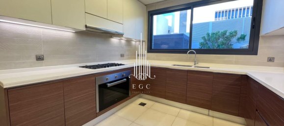 5 bedrooms Villa in Yas Island, UAE No. 26850 14