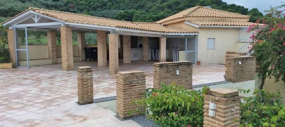  Commercial property in Zakynthos, Greece No. 647 17