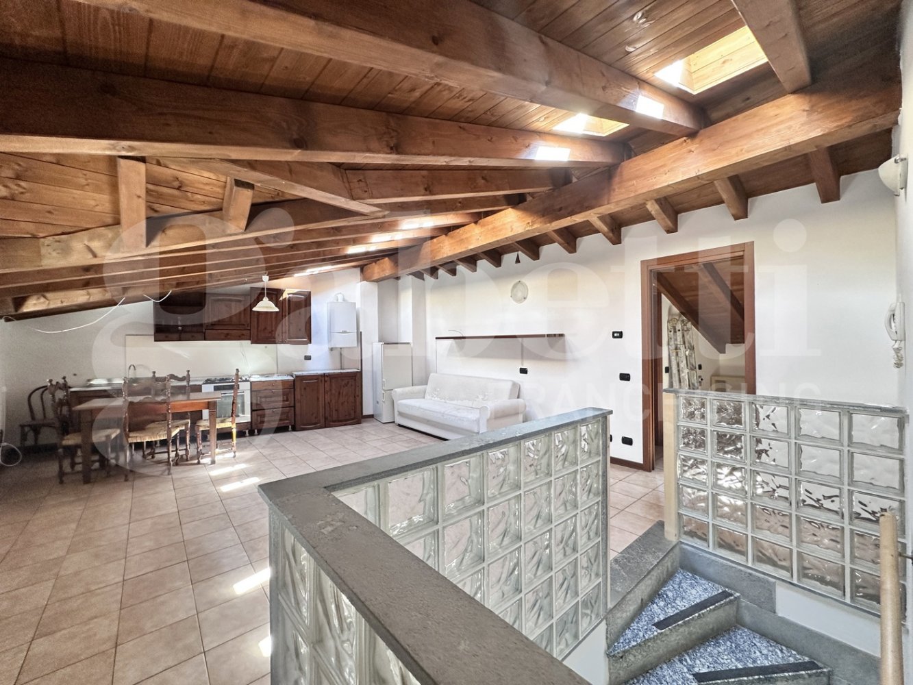 Apartamento de 3 habitaciónes en Rezzago, Italy No. 311701