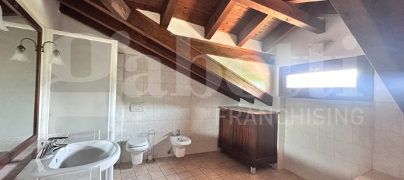 Apartamento de 3 habitaciónes en Rezzago, Italy No. 311701 10
