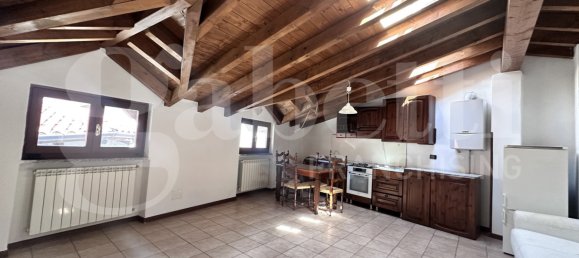 Apartamento de 3 habitaciónes en Rezzago, Italy No. 311701 4