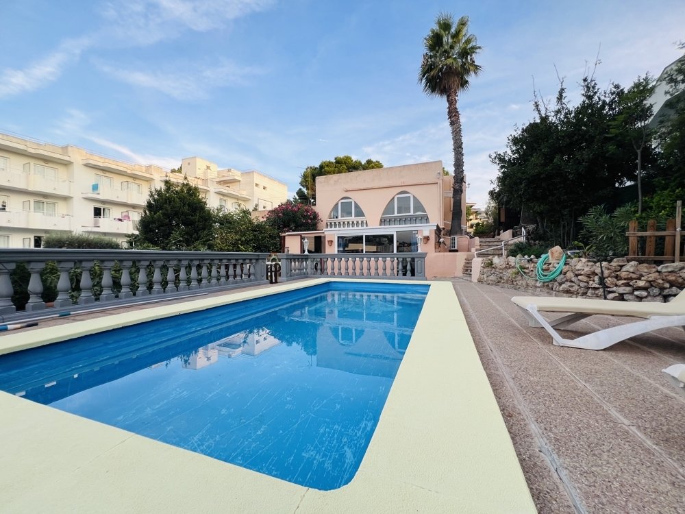 Casa de 4 dormitorios en Santa Ponsa, Spain No. 16283