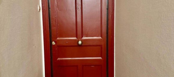 Studio in Paris, France No. 326844 4