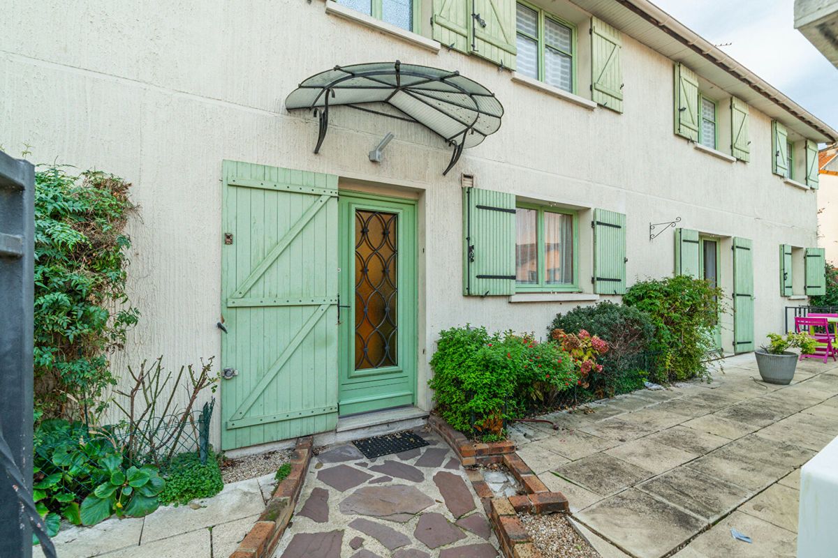 3 Schlafzimmer Haus in Colombes, France, Nr. 134533