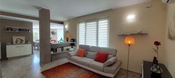 10 rooms Villa in Loreto Aprutino, Italy No. 72878 23