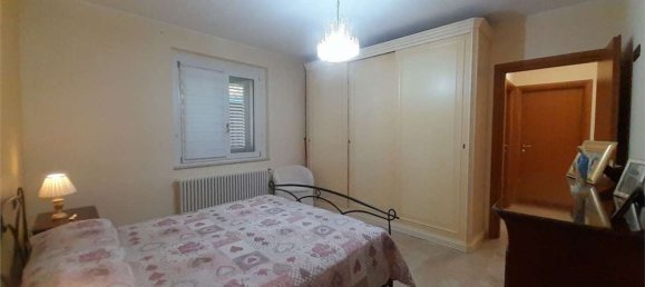 10 rooms Villa in Loreto Aprutino, Italy No. 72878 2