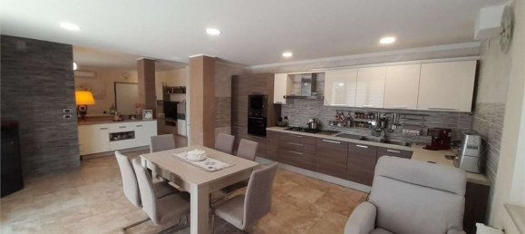 10 rooms Villa in Loreto Aprutino, Italy No. 72878 27