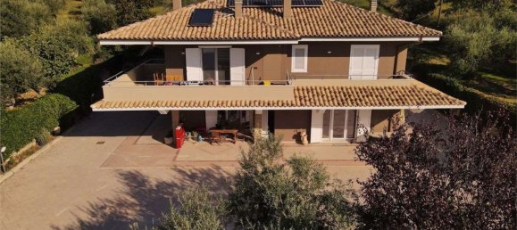 10 rooms Villa in Loreto Aprutino, Italy No. 72878 4