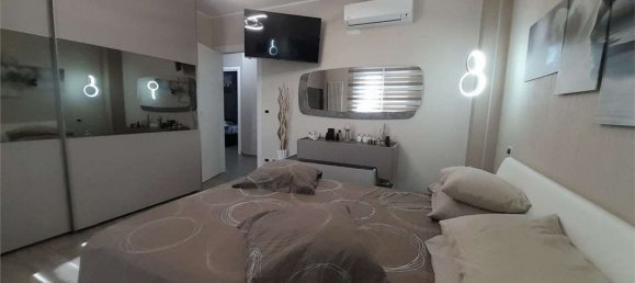 10 rooms Villa in Loreto Aprutino, Italy No. 72878 30