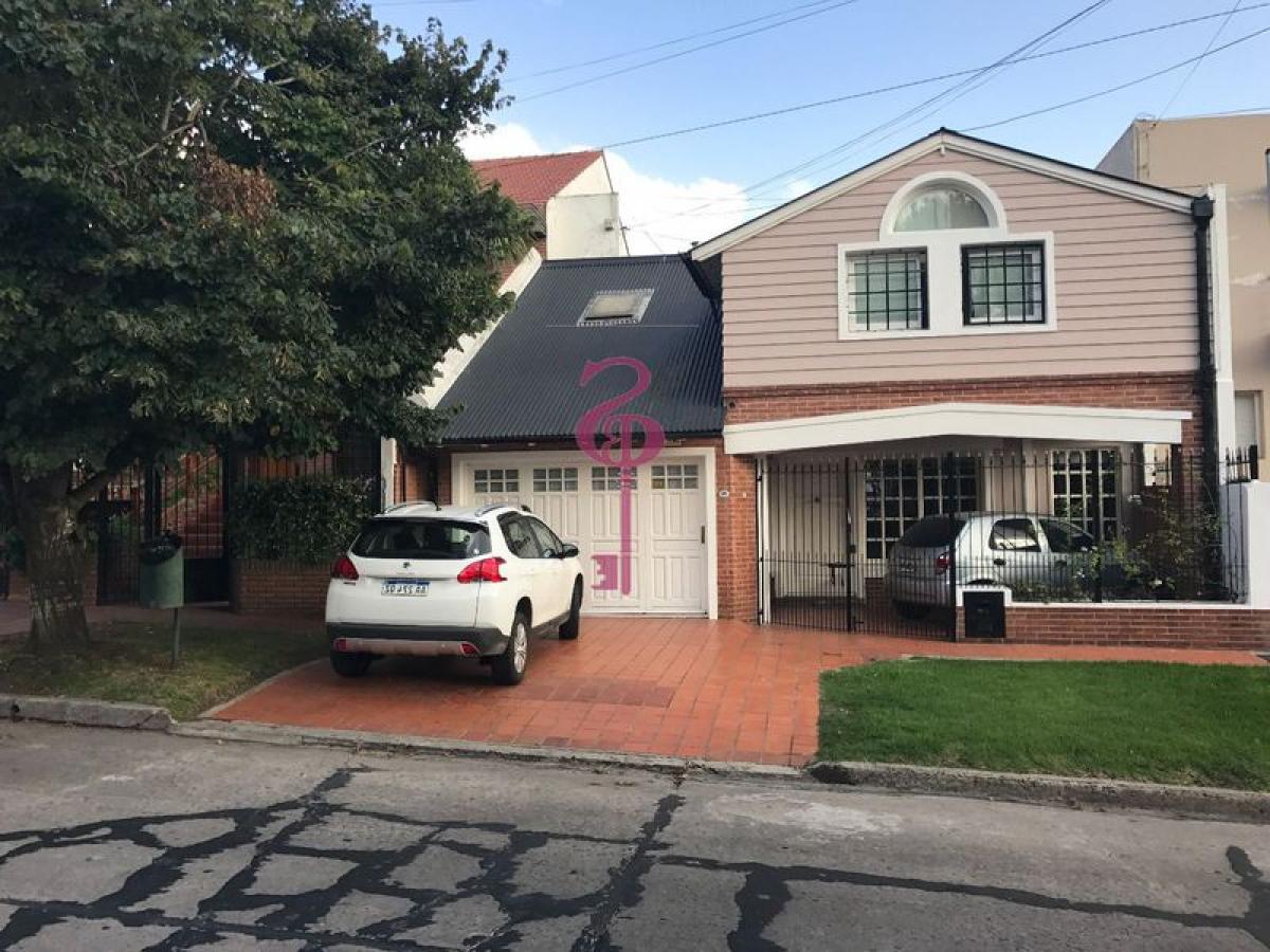 Casa de 5 dormitorios en Mar del Plata, Argentina No. 91751