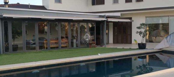 4 Schlafzimmer Gewerbliche Immobilie in Mesa Geitonia, Cyprus, Nr. 19028 8