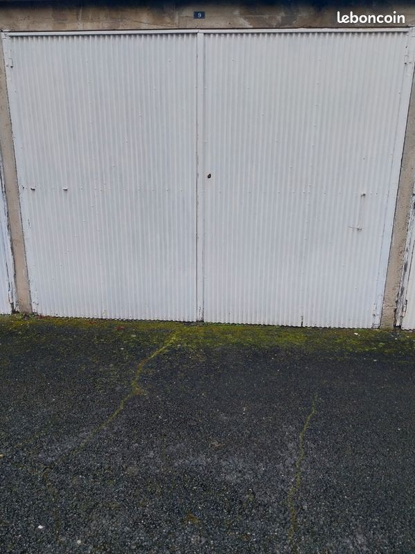 Garage in Chateauroux, France, Nr. 324846