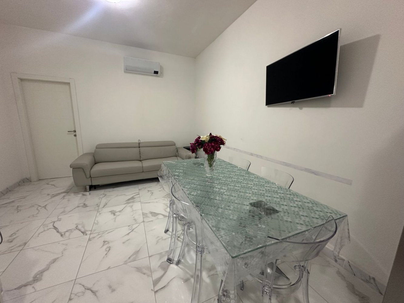 4 rooms Apartment in Verona, Italy No. 268225