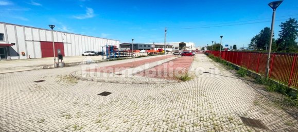 Almacén de 5 habitaciónes en Ostiglia, Italy No. 321505 33