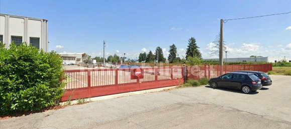 Almacén de 5 habitaciónes en Ostiglia, Italy No. 321505 14