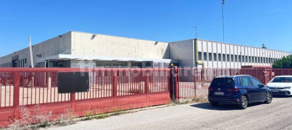 Almacén de 5 habitaciónes en Ostiglia, Italy No. 321505 27