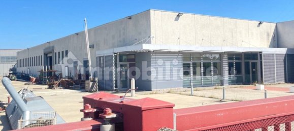 Almacén de 5 habitaciónes en Ostiglia, Italy No. 321505 35