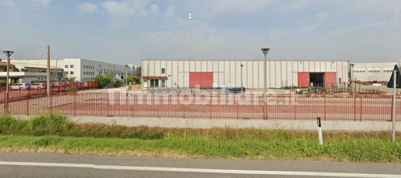 Almacén de 5 habitaciónes en Ostiglia, Italy No. 321505 12