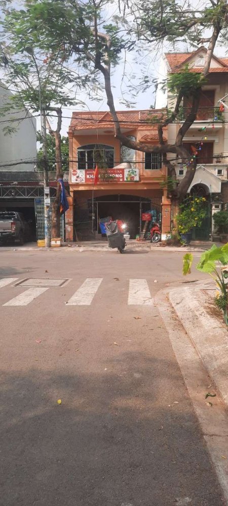120m² Townhouse in District 7, Vietnam No. 15709