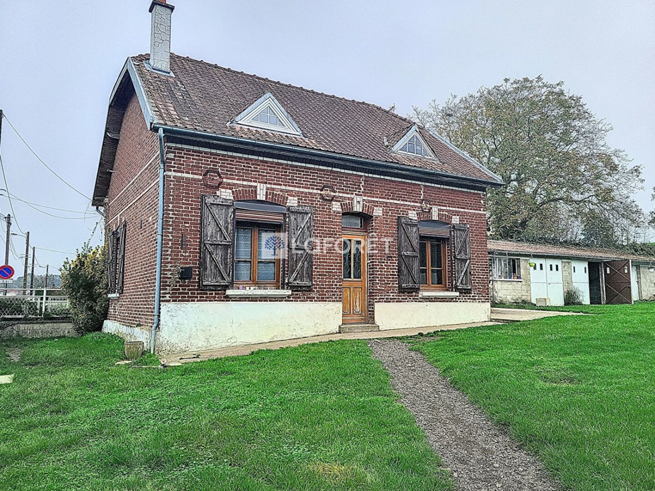 4 bedrooms House in Deuillet, France No. 156215