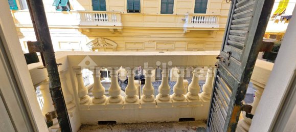 Apartamento T3 em Genoa, Italy N.º 189199 2