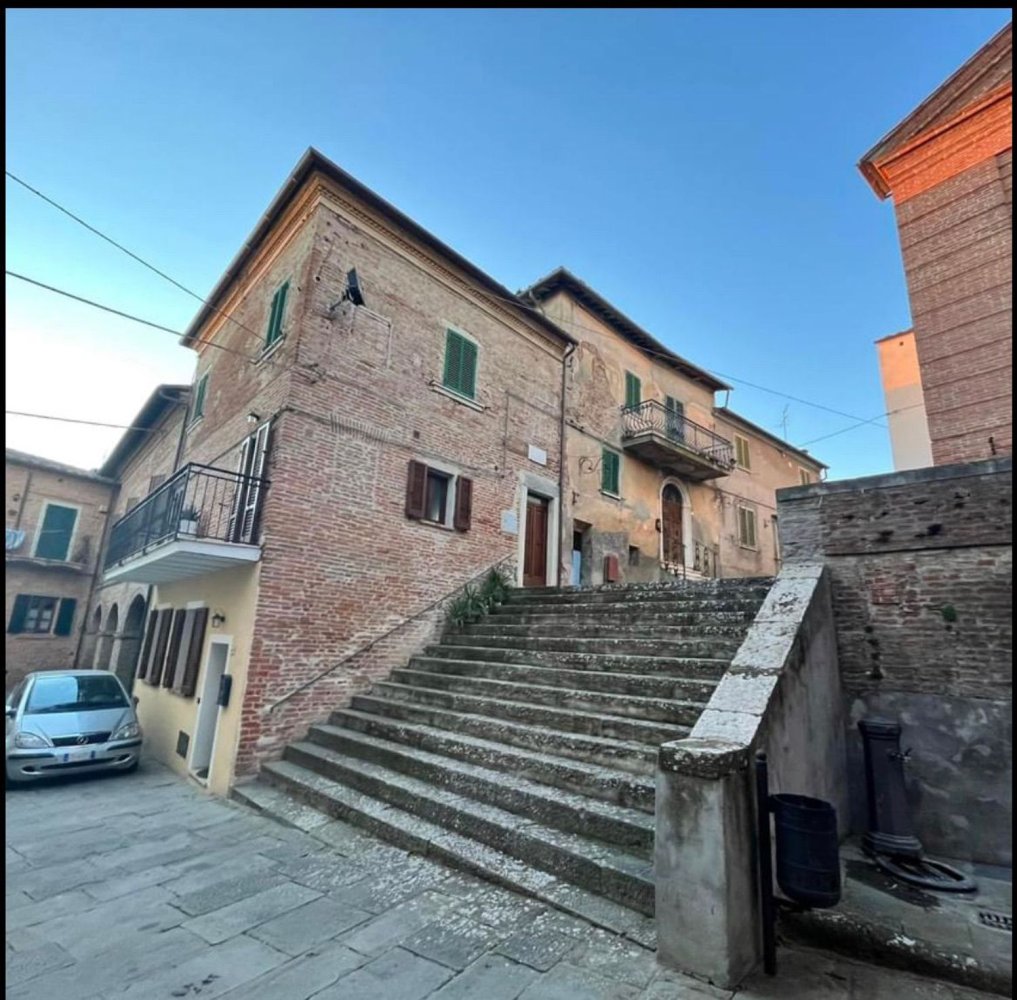 10 rooms House in Montepulciano, Italy No. 252082