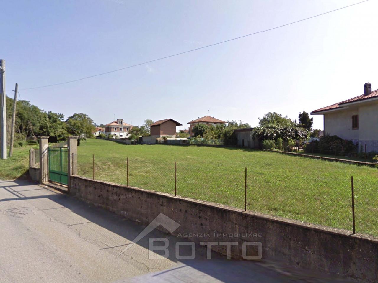 Terreno en Cavallirio, Italy 2147 m² No. 229423