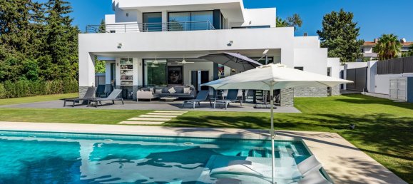 4 bedrooms Villa in Estepona, Spain No. 119697 39