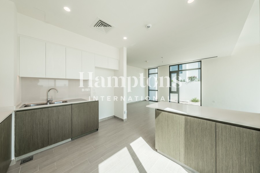 4 bedrooms Villa in Dubai South (Dubai World Central), UAE No. 119943