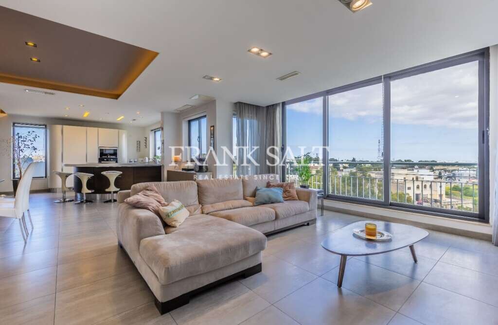 2 bedrooms Apartment in Naxxar, Malta No. 10720