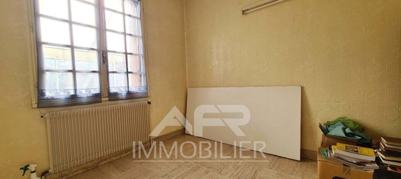 2 bedrooms House in Chatou, France No. 176659 9