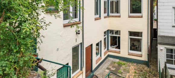 Дом с 10 комнатами в Шлезвиг-Фленсбург, Германия № 254749 15