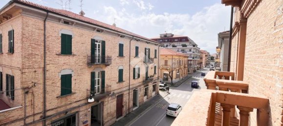 3 rooms Apartment in Lanciano, Italy No. 15517 21