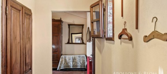 4 bedrooms House in Cortona, Italy No. 53533 25