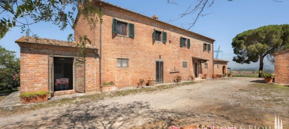 4 bedrooms House in Cortona, Italy No. 53533 7