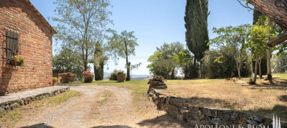 4 bedrooms House in Cortona, Italy No. 53533 41