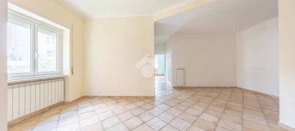2 bedrooms Apartment in Rome, Italy No. 291376 15