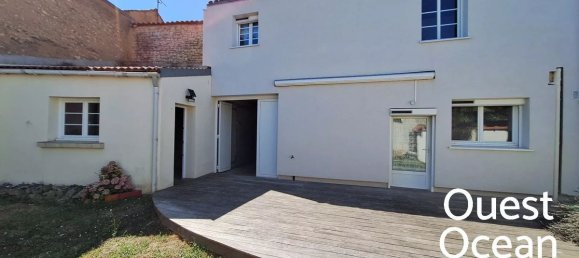 3 bedrooms House in Vendee, France No. 288018 2