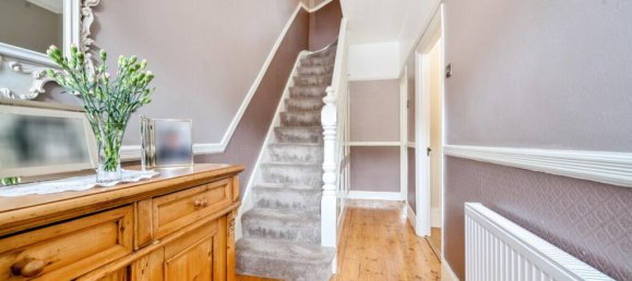 3 bedrooms House in London, United Kingdom No. 13453 5