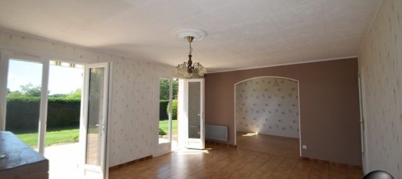 3 Schlafzimmer Haus in Saint-Germain-du-Plain, France, Nr. 315211 2