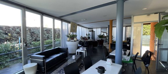 4 rooms Commercial property in Sirmione, Italy No. 150075 2