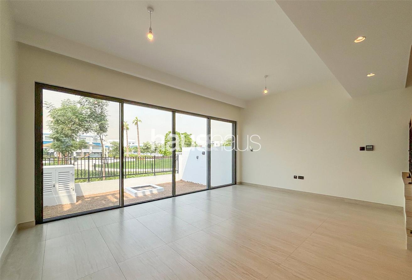 4 bedrooms Townhouse in Damac Lagoons, UAE No. 98610