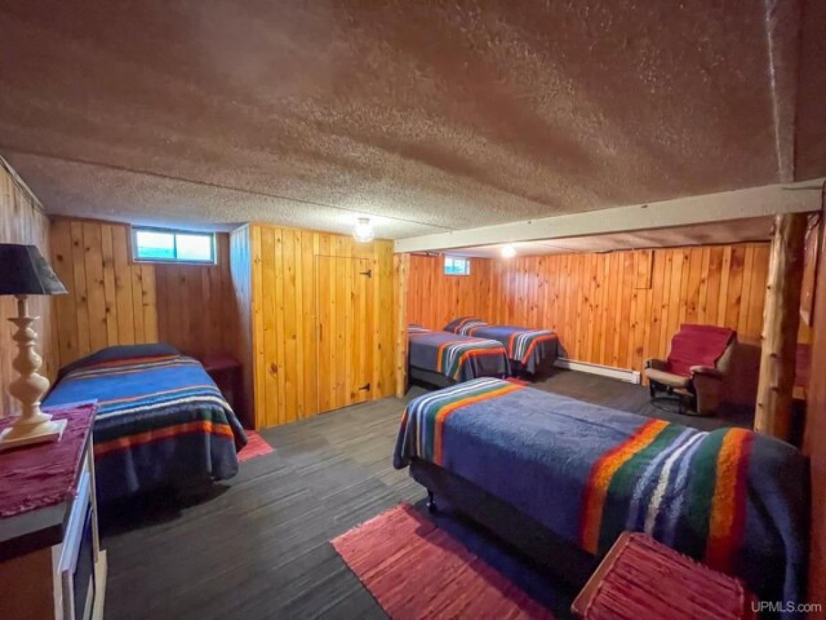 2 bedrooms House in Manistique, USA No. 398812