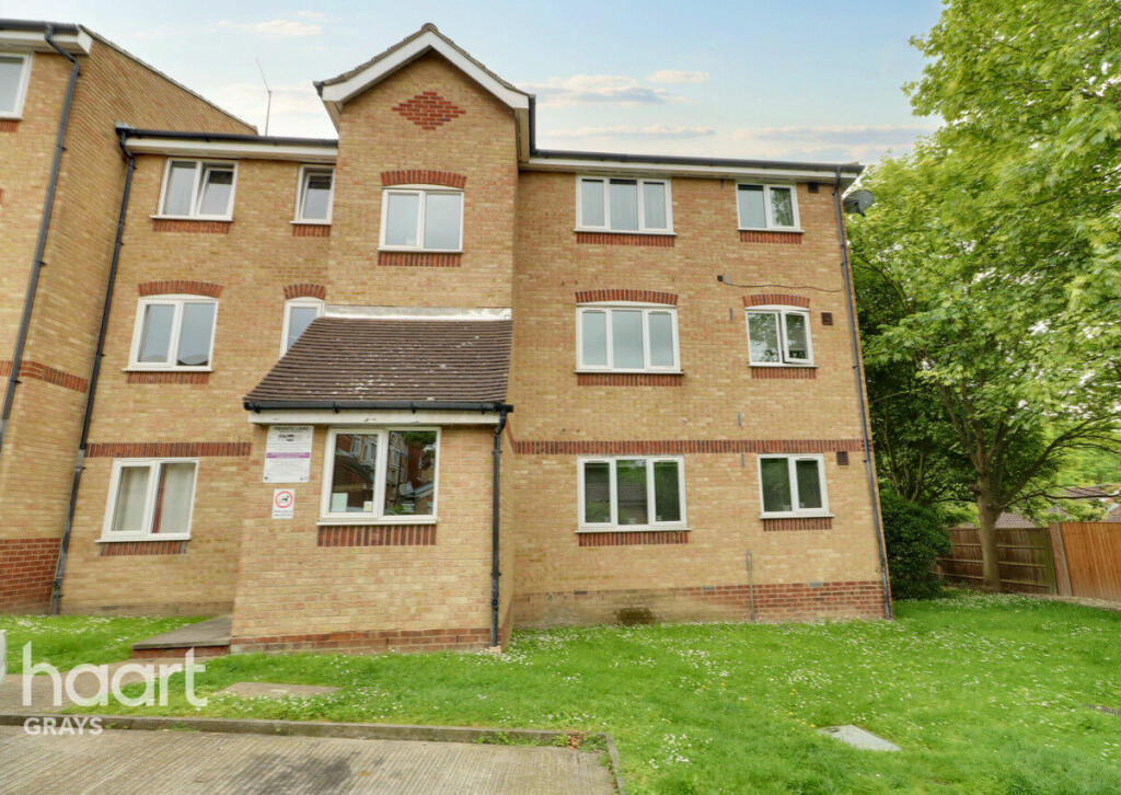 Studio in Purfleet-on-Thames, United Kingdom No. 5016