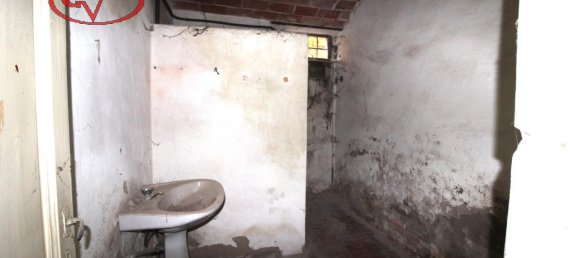 5 rooms Apartment in Terranuova Bracciolini, Italy No. 237346 13