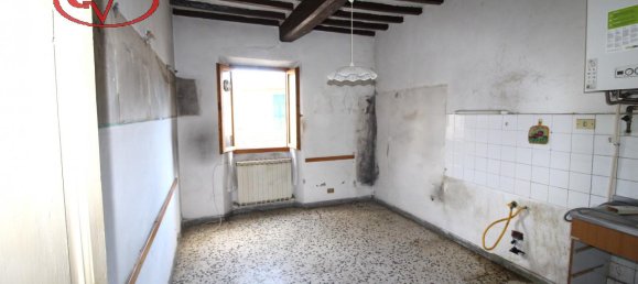 5 rooms Apartment in Terranuova Bracciolini, Italy No. 237346 2