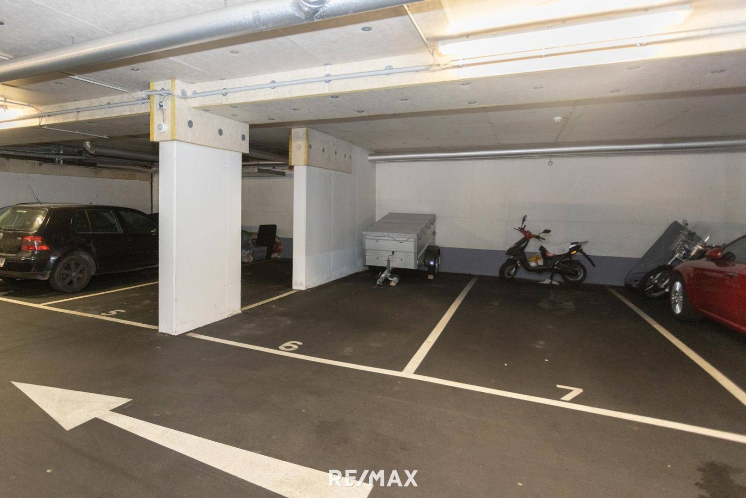 Гараж в Пенцинг, Австрия № 156021