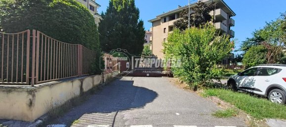 13m² Garage in Brugherio, Italy No. 266562 3