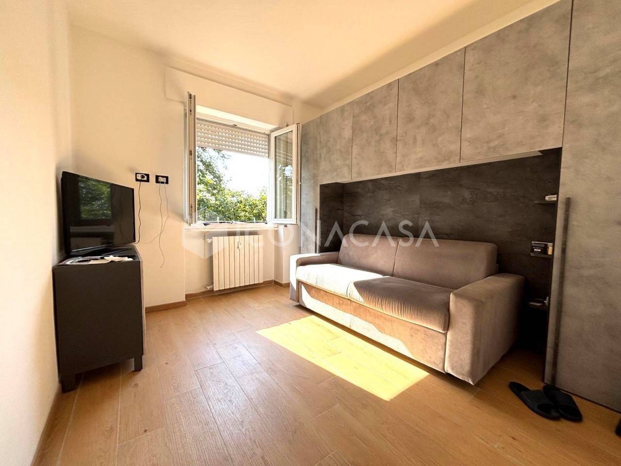 Apartamento de 1 dormitorio en Cinisello Balsamo, Italy No. 379812